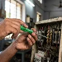 Electrician_tightening_terminal_…_202605191752.webp